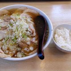 チャーシュー麺(1010円大盛り+100円)