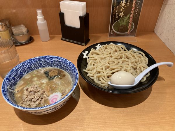 「特製つけ麺＋ビール」@六厘舎の写真