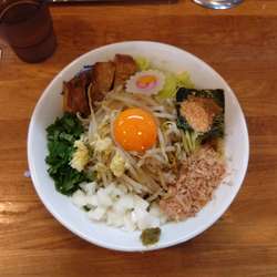 夏限定 まぜそば 大 930円