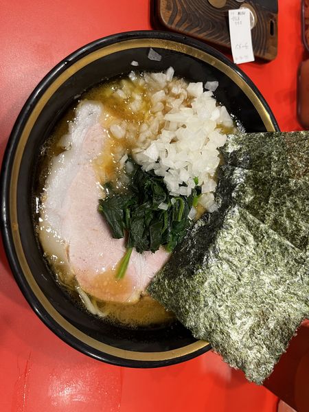 「ラーメン750円＋たまねぎ80円」@横浜家系総本山 吉村家直系店 ラーメン内田家の写真