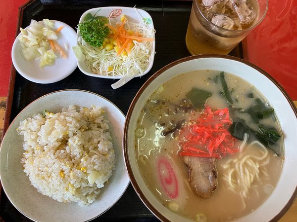 「Bセット1045円(とんこつラーメン・半チャーハン)」@とん吉の写真