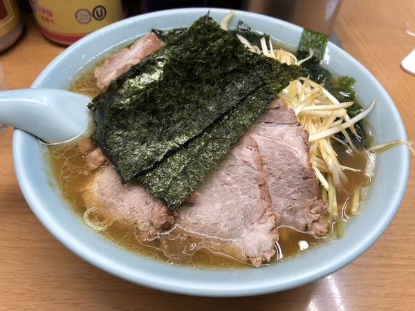 「中ネギチャーシューメンわかめ」@なかむら屋の写真