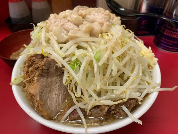 「大ラーメン　ぶた5枚　ヤサイマシニンニクアブラマシマシ　甘〜い脂」@ラーメン二郎 中山駅前店の写真