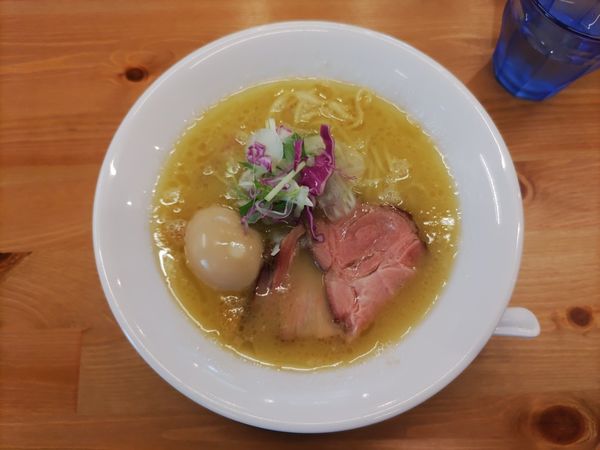 「濃鶏白湯（味玉）　ﾒﾝﾏ抜き」@麺彩 こはねの写真