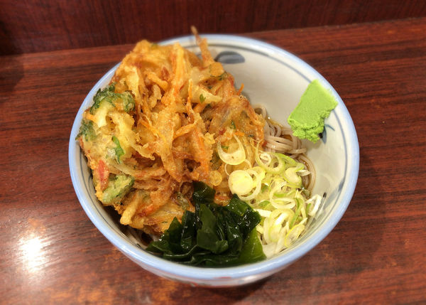 「冷やしかき揚げそば(470円)」@江戸切りそば やしま 西葛西本店の写真