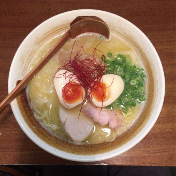 「濃厚白湯らーめん 味玉付」@麺匠ようすけの写真