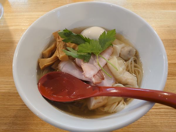 「(松)特級中華そば 白醤油」@自家製麺 くろ松の写真