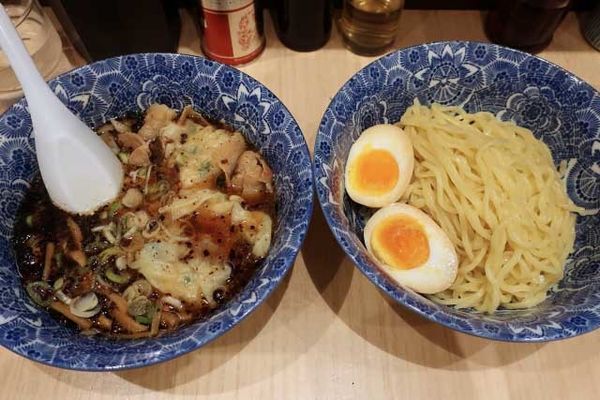 「ワンタンつけ麺 830円+味玉 100円」@肉厚わんたん麺と手作り焼売 ら麺亭 浅草支店の写真