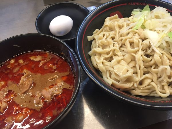 「紅つけ麺（大盛）、温泉たまご」@麺創研 紅 国分寺の写真