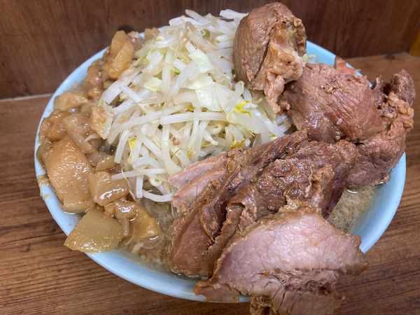 「小豚Wラーメン(ヤサイマシアブラマシマシ)」@ラーメン二郎 池袋東口店の写真