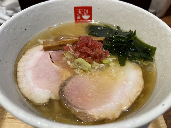 「冷やしらあめん（夏季限定）+ワンタン（3個）煮干油ver.」@麺処 天川の写真
