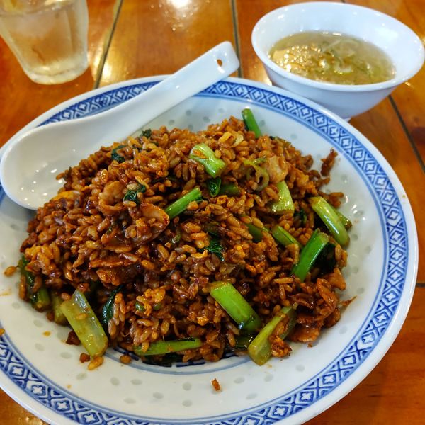 「黒酢炒飯(¥980)」@中国ラーメン 揚州商人 池上店の写真