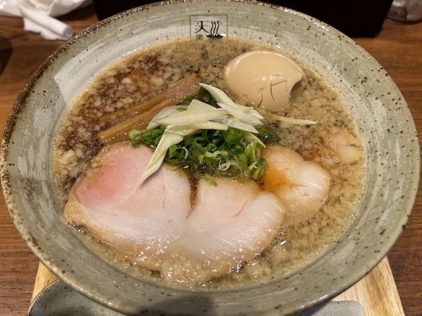 「アグー背脂入肉増醤油らあめん+味玉子」@麺処 天川の写真