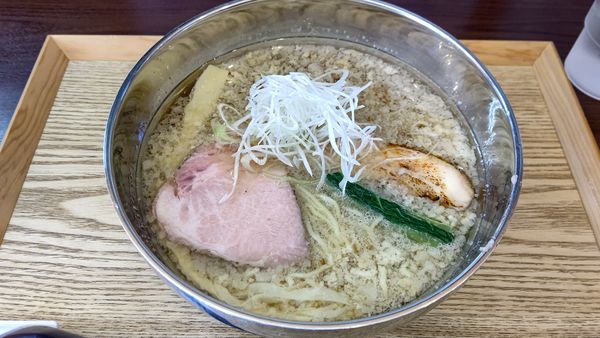 「にんにく醤油」@RAMEN ブリキの木こりの写真