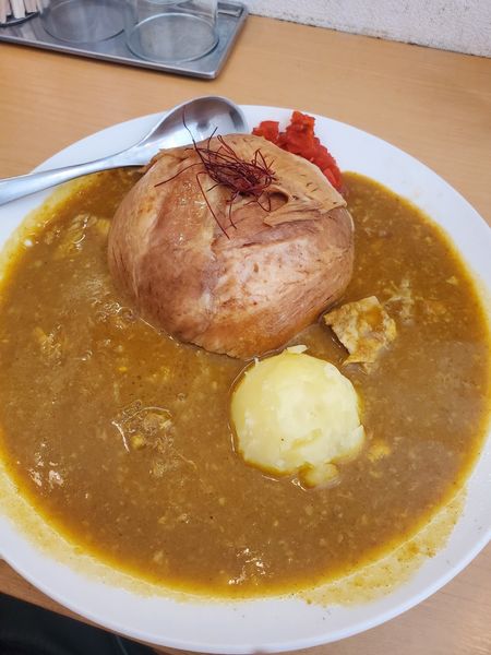 「とろ肉カレーライス９９０円」@とろ肉つけ麺 魚とんの写真