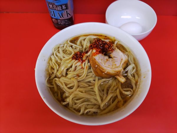 「小ヤサイ抜きラー油カラメ生卵」@ラーメン二郎 千住大橋駅前店の写真