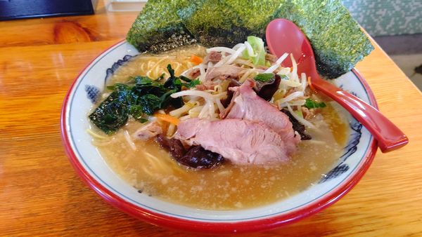 「野菜ラーメン９００円」@椿 ラーメンショップ 木立店の写真