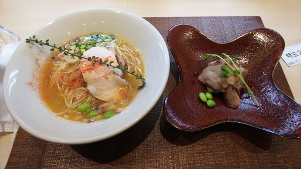 「鮮魚と水［窯焼き肉盛り］￥1,010」@論露に不二の写真