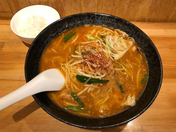 「味噌ラーメン　900円」@らーめん 已己巳己の写真