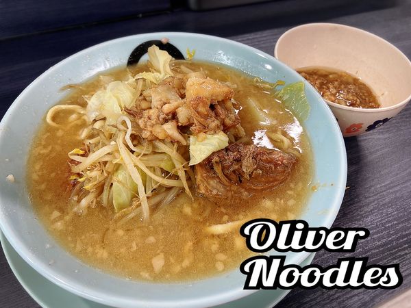 「ラーメン(半分)￥950」@オリバーヌードルの写真