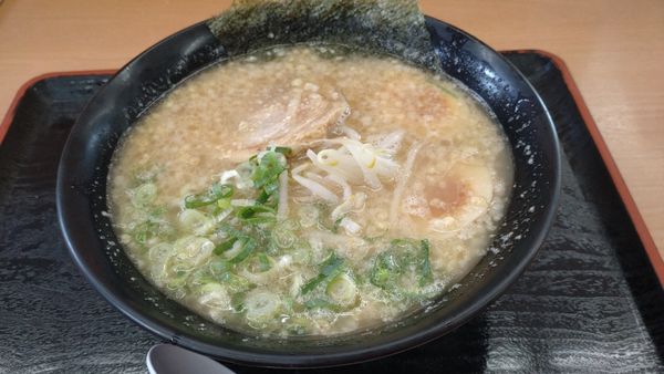 「にんたまラーメン醤油」@ゆにろーず 千葉ニュータウン店の写真