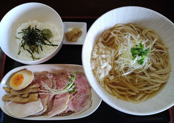 「【限定】冷やし煮干らーめん（シメのお茶漬けご飯付）￥980」@和風らーめん 凪の写真