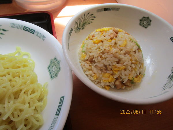 「半チャーハンと冷しごま味噌麵 820円」@日高屋 竹ノ塚西口店の写真