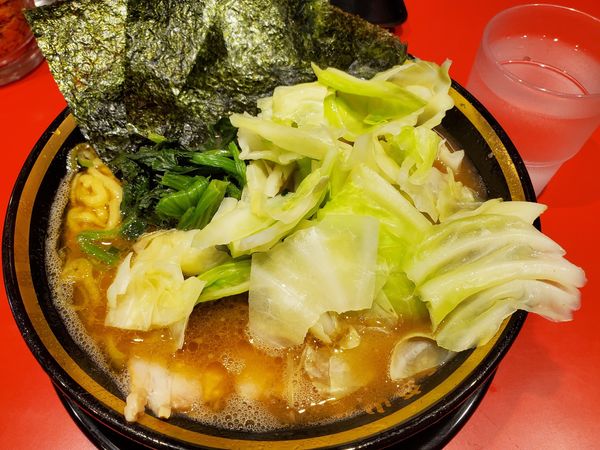 「ラーメン並＋キャベツ」@環2家 川崎店の写真