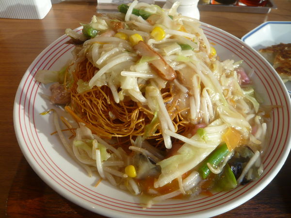 「野菜たっぷり皿うどん」@リンガーハット TOKYO PREMIUM 新橋店の写真