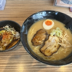 麺屋れいじの画像