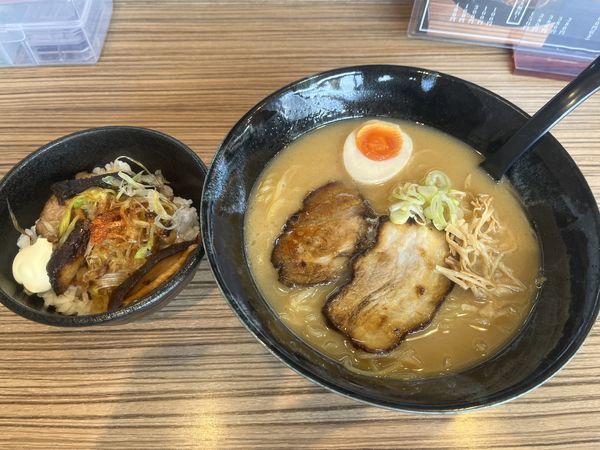 「こってり醤油」@麺屋れいじの写真