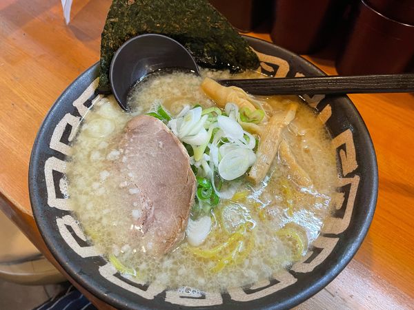 「鶏白湯醤油」@麺恋 佐藤 澄川本店の写真