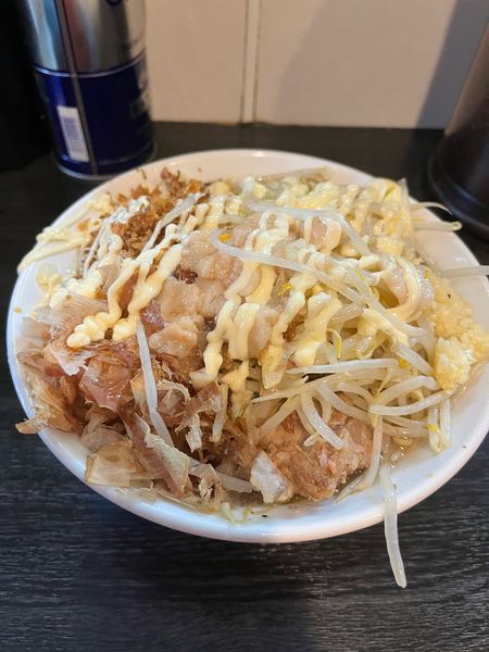 「汁無し蕎麦　(ニンニク、アブラ、カラメ、マヨネーズ)」@豚星。の写真