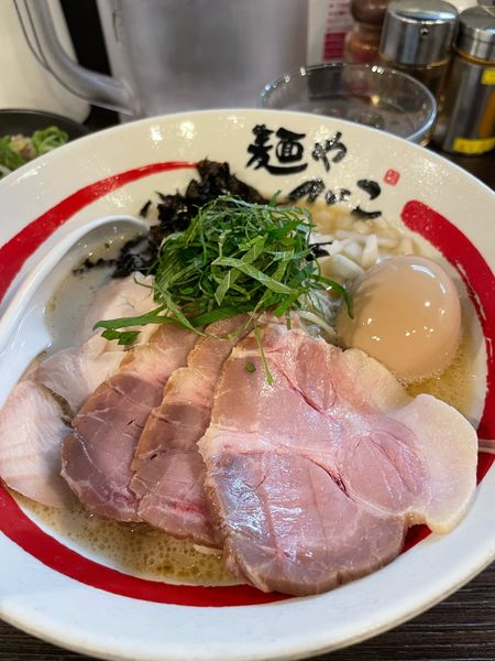 「さばと大葉+肉飯」@麺や でこの写真