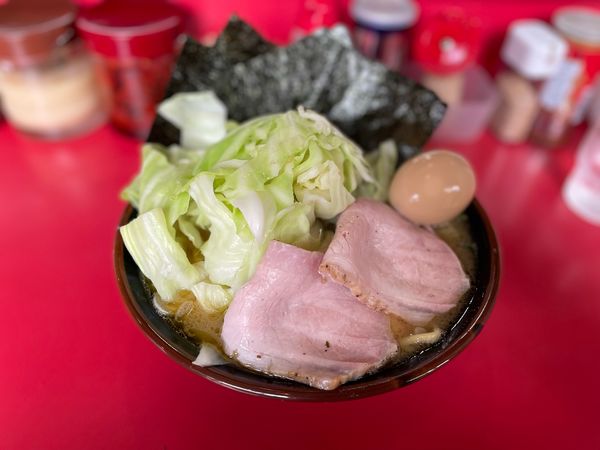 「昼飯セット¥900、キャベツ¥100」@どんとこい家の写真