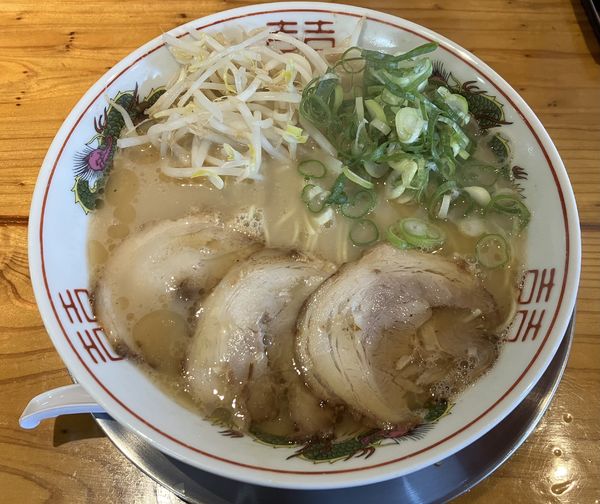 「ラーメン＋替玉」@ラーメン屋台骨 分店延岡店の写真
