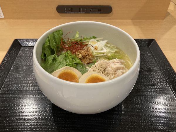 「味玉鶏白湯塩そば」@鶏白湯らーめん 自由が丘蔭山 アリオ亀有店の写真