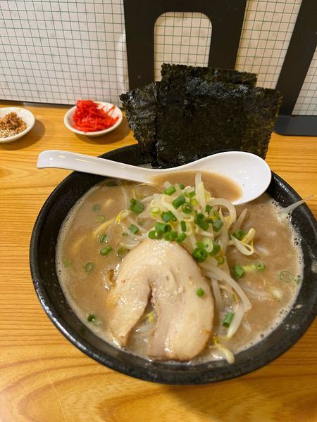 「とんこつ（おもめ）」@上を向いていこうの写真