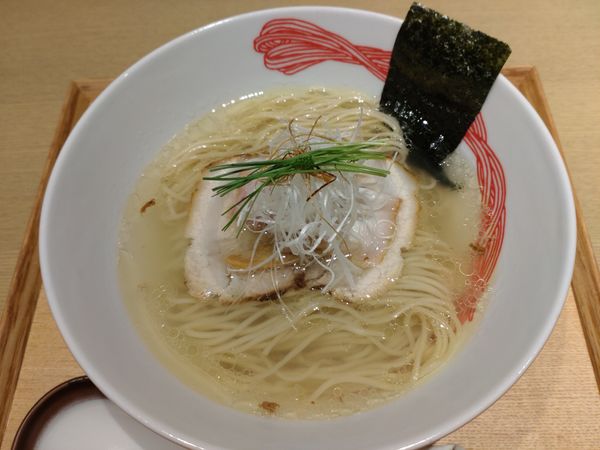 「（数量限定）塩らぁ麺　１３００円」@NIPPON RAMEN 凛 TOKYOの写真