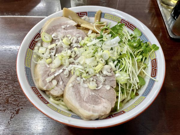 「アサヒスーパードライ 大瓶 → チャーシュー宝そば 大盛」@宝華の写真