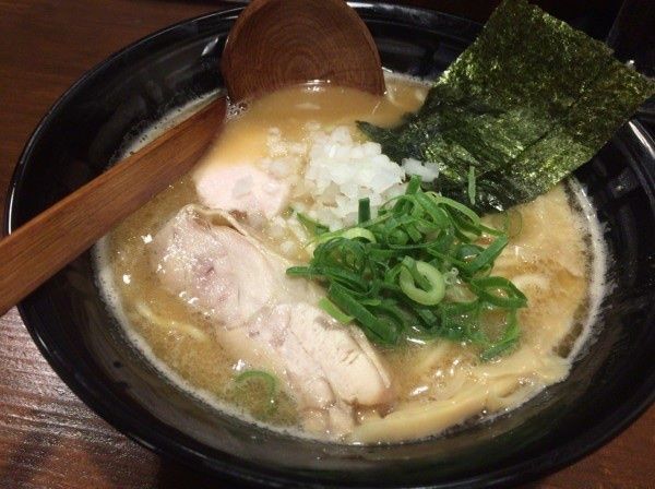 「濃厚鶏黒白湯らーめん」@麺匠 黒庸介の写真