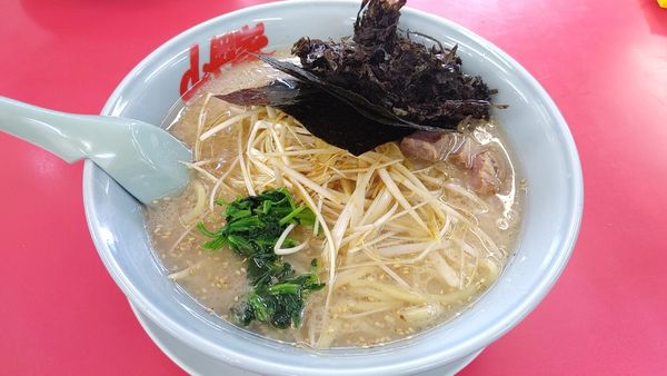 「塩ネギラーメン　黒ばら海苔トッピング」@山岡家 松本店の写真