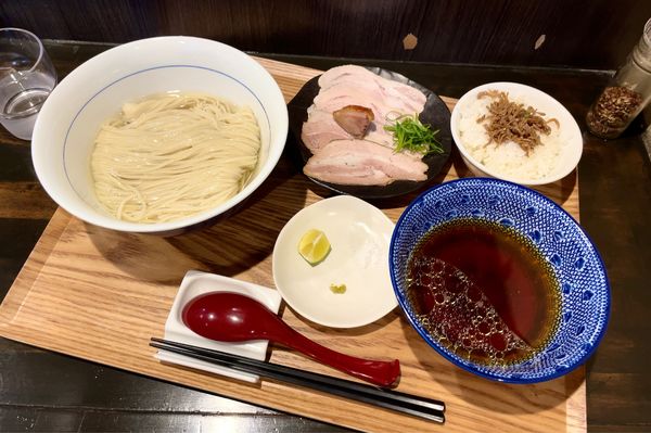 「昆布水つけ麺並 withチャーシュー増／酢橘•ぬちまーす & ち」@煮干し中華そば 昌まさの写真