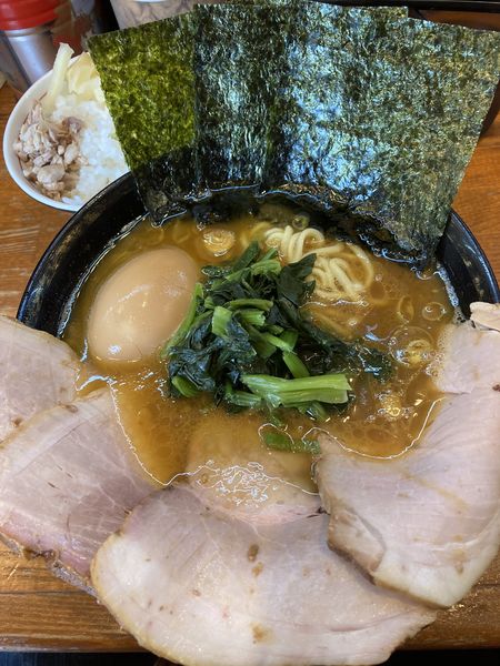 「チャーシューメン ＋ ライス ＋ 味玉」@末廣家の写真