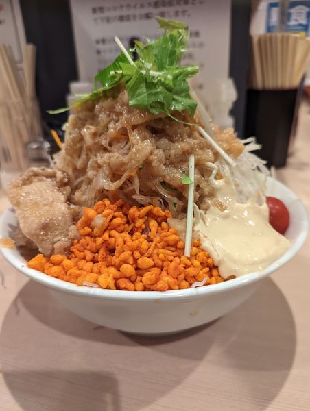 「【限定】冷やし中華 ﾔｻｲﾏｼﾏｼ 他全ﾏｼ」@鷹の目 蒲田店の写真