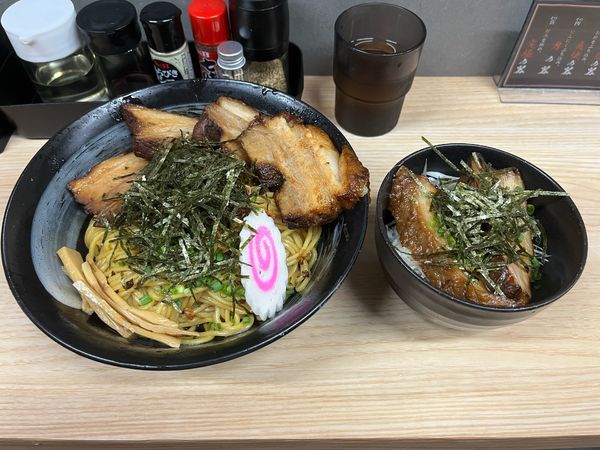 「肉醤油大＋肉丼」@油濱 新狭山店の写真