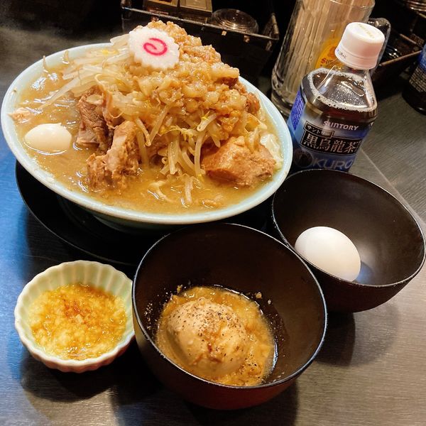 「ラーメン(ちょい野菜ちょい脂)＋とろり味玉＋生玉子＋生姜ダレ」@自家製麺 No11の写真