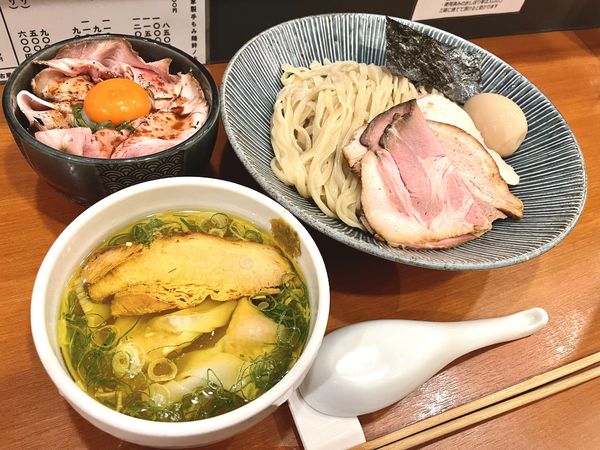 「淡麗特製塩つけ麺 ￥1300＋限定ご飯 ￥450」@自家製手もみ麺 鈴ノ木の写真