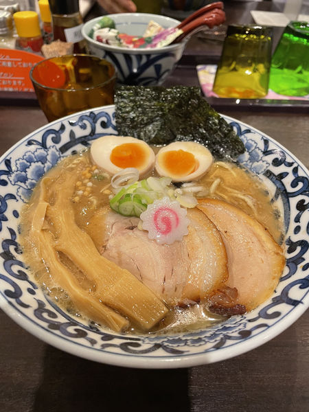 「濃厚東京駅ラーメン」@東京駅 斑鳩の写真