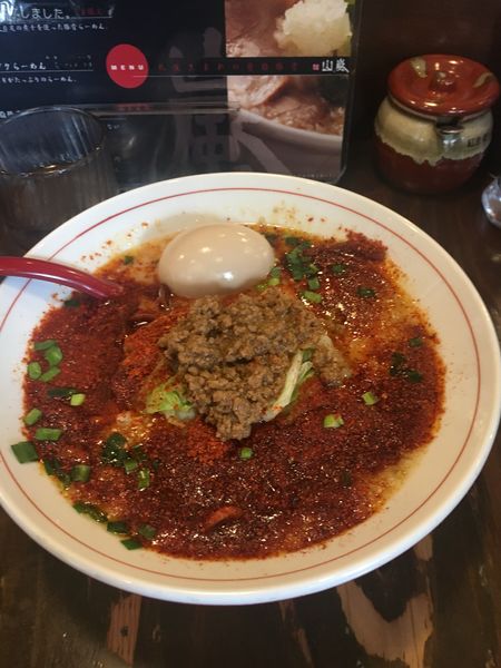 「赤味卵辛マシ￥950」@山嵐 本店の写真